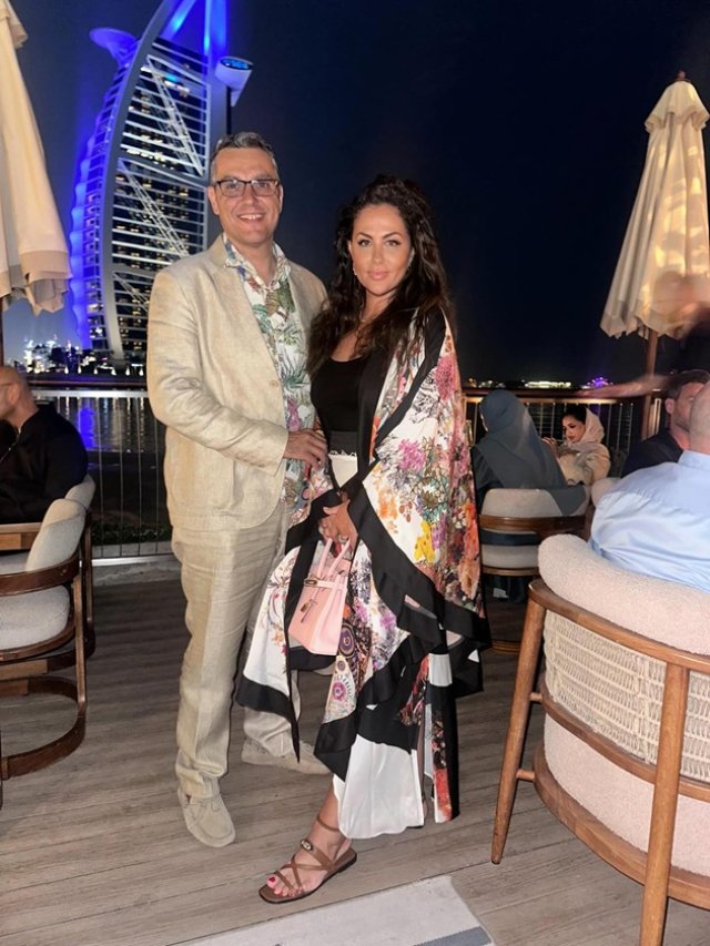 Cristi Brancu, îndrăgostit iremediabil de doamna lui chiar și după 18 ani de relație. "Am îngenuncheat și am întrebat iar". Sunt împreună de 18 ani