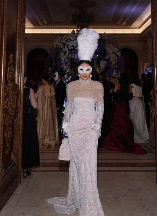 Oana Roman, reacție acidă la adresa vedetelor care au participat la balul Bridgerton. „Toți prinții și prințesele închipuite”. Adelina Pestrițu