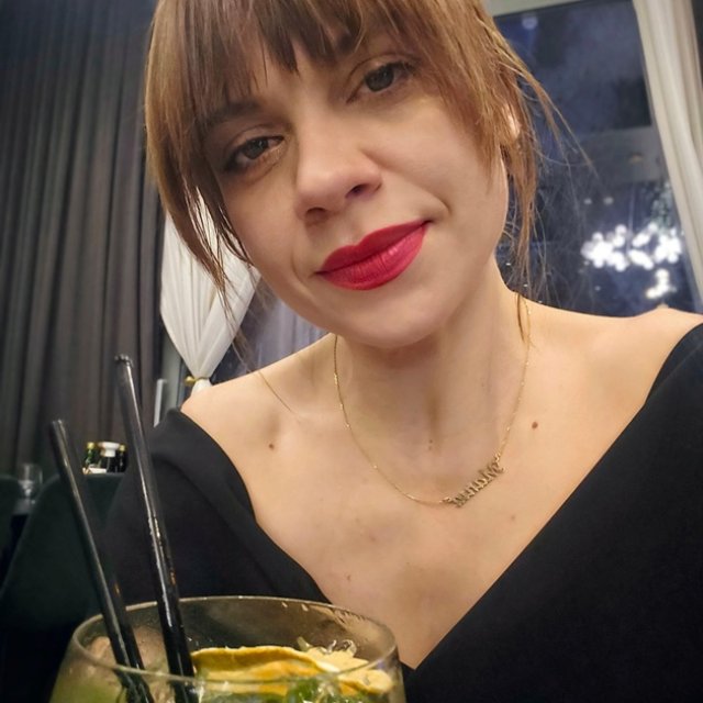 Laura Andreșan, mesaj public pentru fostul iubit care ar fi agresat-o. "Te-am înșelat, am făcut amor pe bani pentru chiria casei în care mă loveai". Are 44 de ani