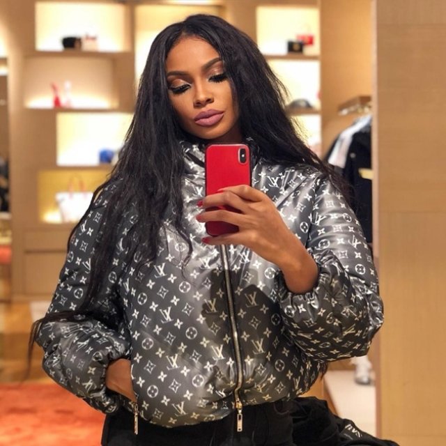 Laurette a trecut prin clipe de coșmar după ce a ajuns imobilizată la pat. Ce dezvăluiri șocante a făcut despre procedura estetică care i-a pus în pericol viața. A povestit în online prin ce a trecut