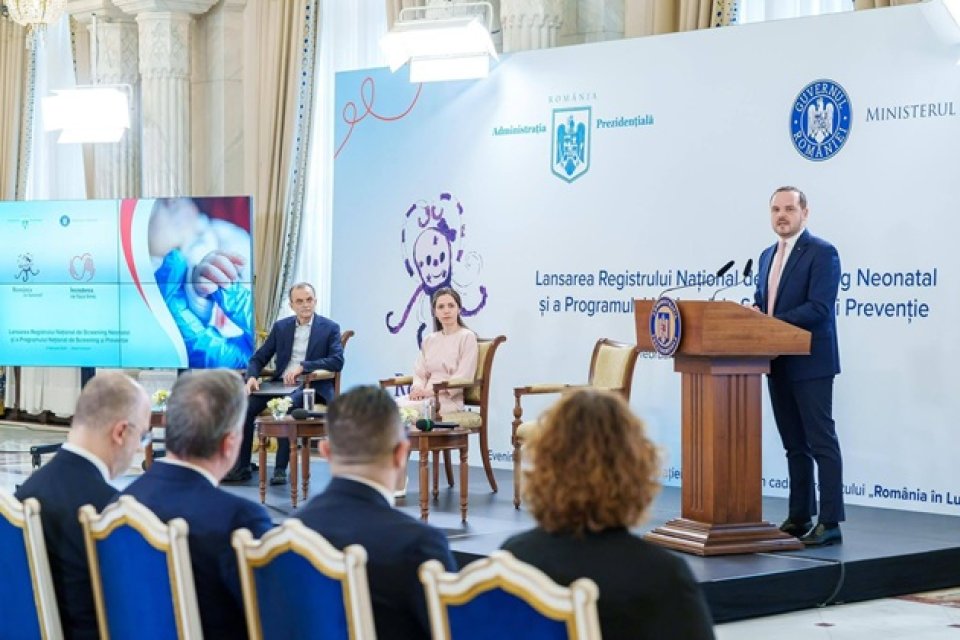 Mirabela Grădinaru, apariție publică într-o ținută de la atelierul Andreei Raicu: „M-a emoționat alegerea ei de a purta din nou aceeași rochie”. Partenera lui Nicușos Dan alege mereu simplitatea