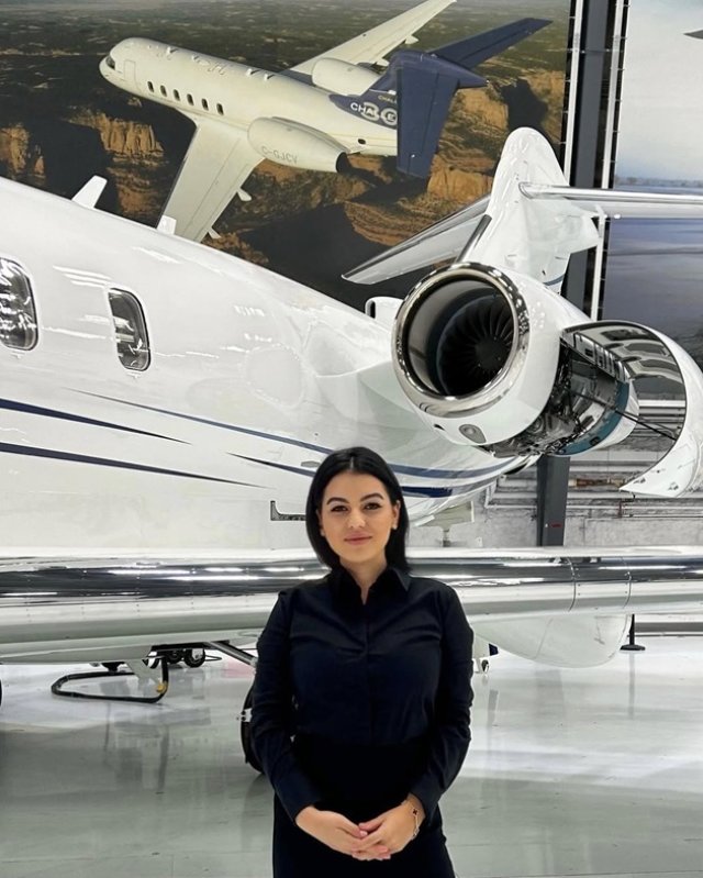 Detalii despre părinții Rominei Gingașu. Trecutul neștiut al soției moștenitorului imperiului Ferrari. Provine dintr-o familie modestă