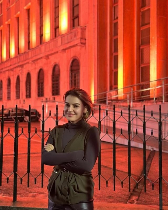 Detalii despre părinții Rominei Gingașu. Trecutul neștiut al soției moștenitorului imperiului Ferrari. Tatăl ei a murit când ea avea 11 ani