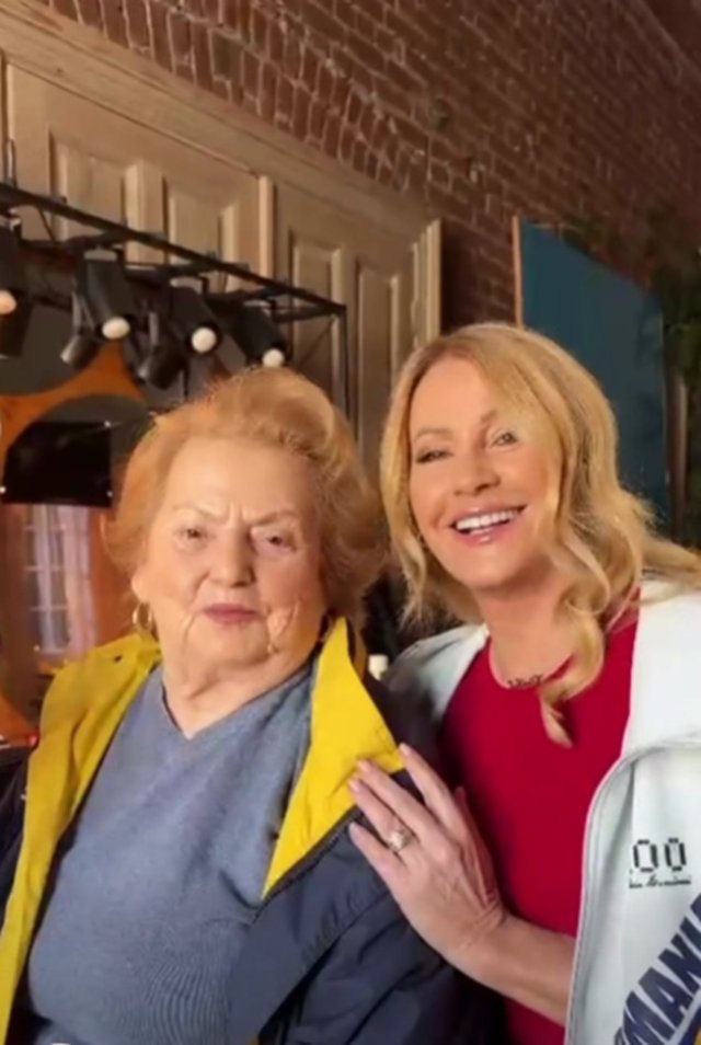Mama e tot mama, indiferent de vârstă! Nadia Comăneci zboară an de an de la zeci de km distanță pentru a petrece ziua de 8 Martie alături de mama ei. Cele două au o relație specială