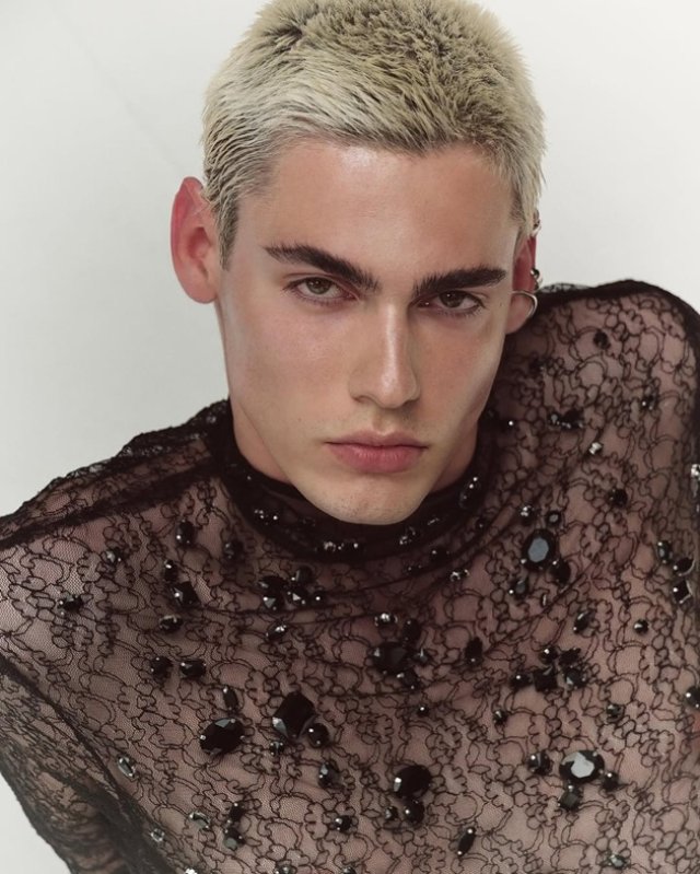 Luca, fiul Elvirei Deatcu, a împlinit 23 de ani. "Mult-doritul, mult-așteptatul, mult-iubitul!". Este fiul ei cel mare