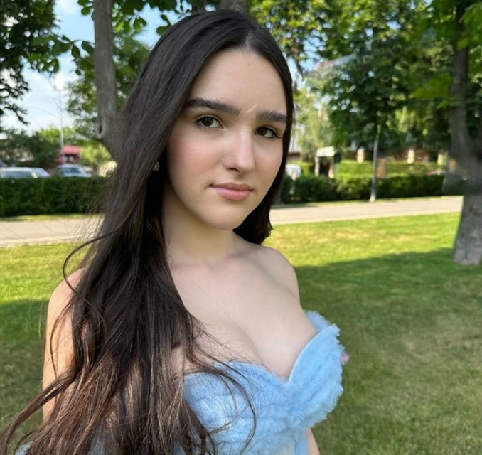 Ce mare și frumoasă a crescut Rania, fata lui Adrian Cristea și a Denisei Nechifor. Mama este foarte mândră că fata ei a crescut