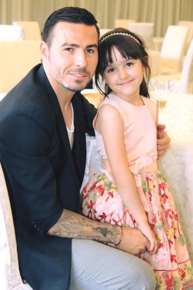 Ce mare și frumoasă a crescut Rania, fata lui Adrian Cristea și a Denisei Nechifor. Ambii părinți sunt lângă ea în momentele importante
