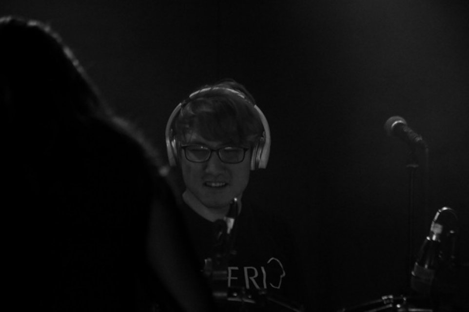 El e fiul mai puțin cunoscut al regretatului Iulian Vrabete. Victor îi calcă pe urme tatălui său celebru. A apărut rar în public alături de tatăl său