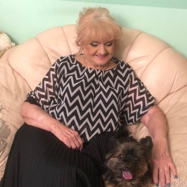 Camelia Mitoșeru își pregătește fiul pentru moartea ei. „Te rog frumos să nu mă plângi. Când am să mor…". Are 74 de ani