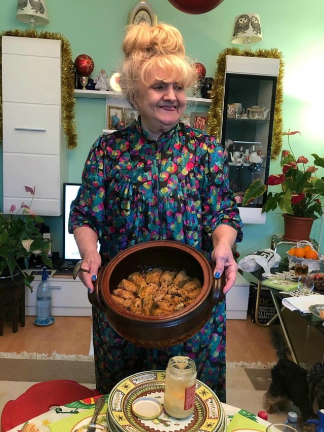 Camelia Mitoșeru își pregătește fiul pentru moartea ei. „Te rog frumos să nu mă plângi. Când am să mor…". Are o relație specială cu fiul ei