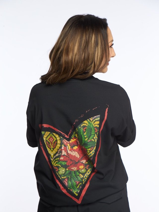 Andra, anunț cu totul neașteptat despre noul ei „copil”. A ținut totul secret până acum: "Unele lucruri se nasc din suflet". Colecția de haine reinterpretează într-un mod modern elemente din ținutele tradiționale românești