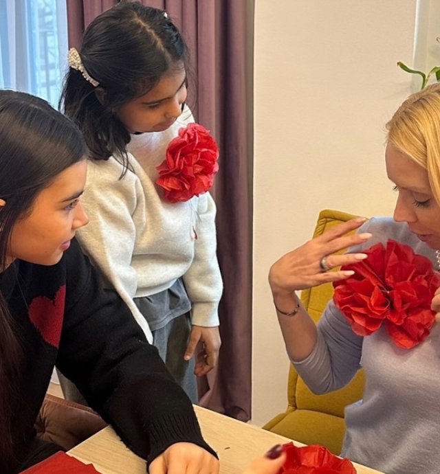 Daciana Sârbu este o mamă strictă? De ce nu are telefon fiica ei adoptată, Maria?