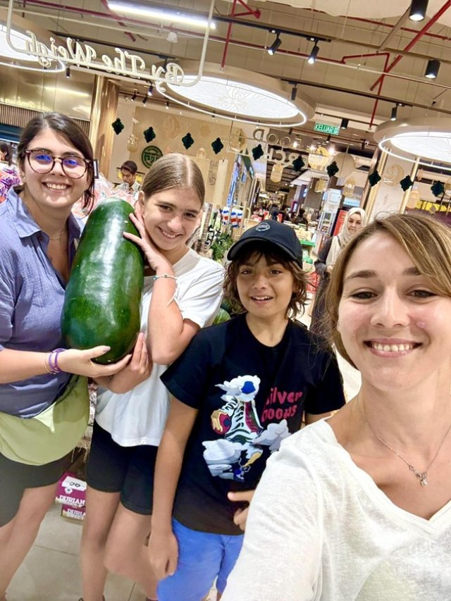 „Gata! Au venit! Suntem împreună”, soția și copiii lui Horia Brenciu au revenit în România, după ce au rămas blocați în Malaezia, în Kuala Lampur