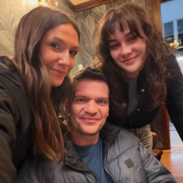 Adela Popescu revine la "prima ei iubire". Va fi colegă de platou cu Tudor Chirilă și Dragoș Bucur. Vedeta se întoarce la rădăcini