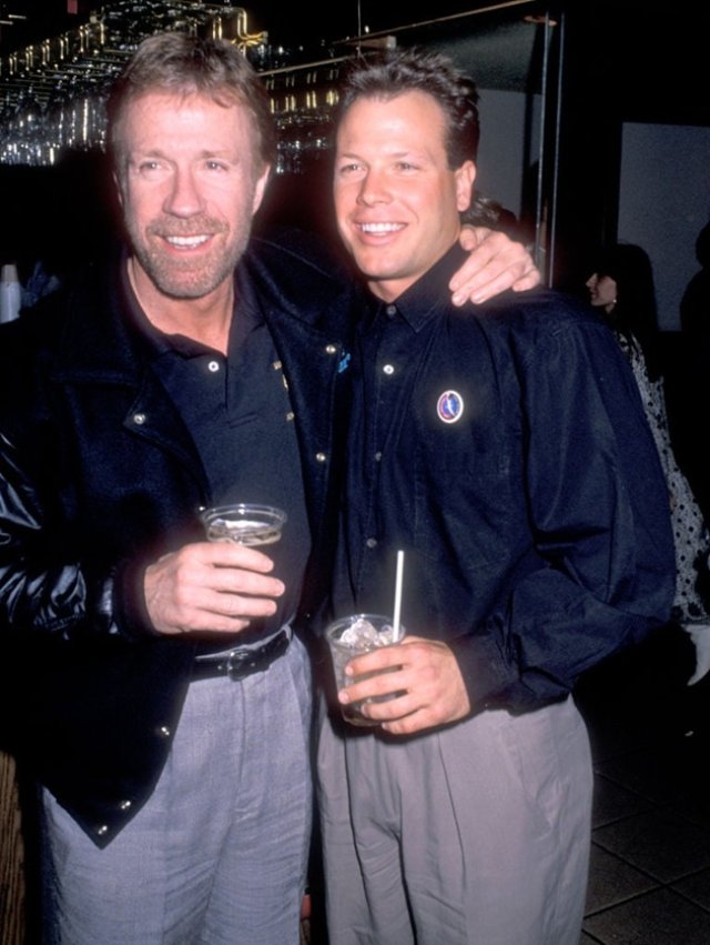 Ce se întâmplă cu averea lui Chuck Norris. Actorul avea 5 copii. Avea și o fiică dintr-o relație extraconjugală