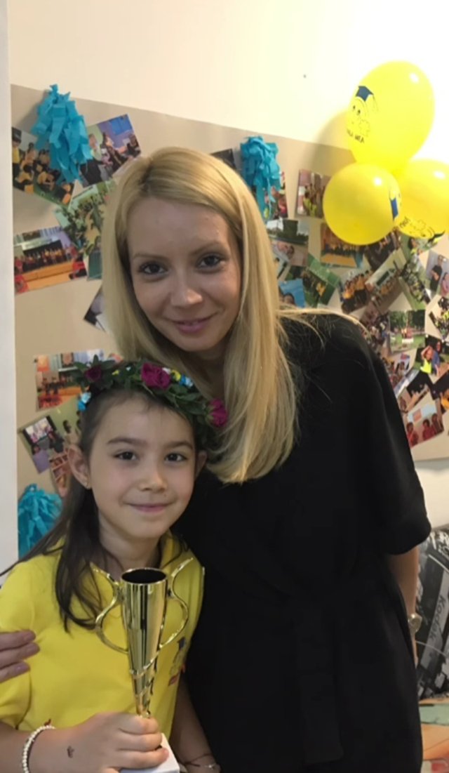 Irina Ponta a devenit majoră. Ce mesaj i-a transmis mama ei, la împlinirea celor 18 ani. Este fiica ei și a lui Victor Ponta