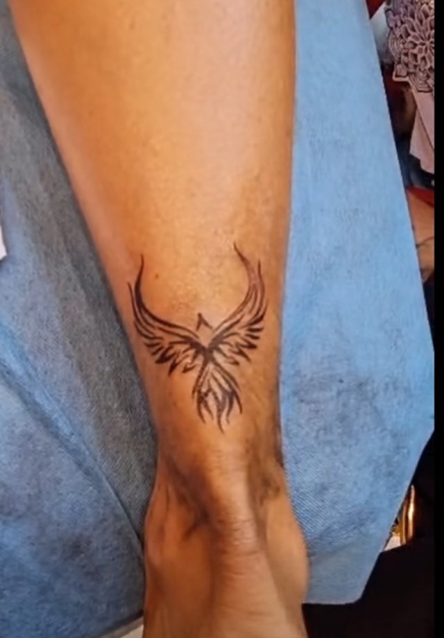 Anca Țurcașiu a ajuns ținta comentariilor negative după ce a decis să-și facă un nou tatuaj la 55 de ani. "Pici în grotesc". Urmăritorii i-au criticat decizia