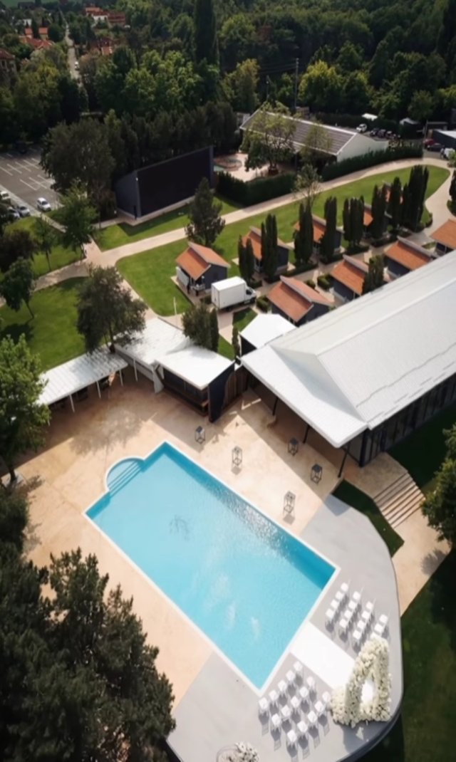 E oficial! Dorian Popa se însoară. Ce decor a dorit aleasa lui pentru ziua cea mare. Mirii le pregătesc invitaților o atmosferă impresionantă