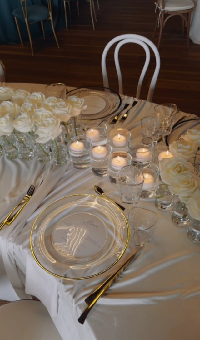 E oficial! Dorian Popa se însoară. Ce decor a dorit aleasa lui pentru ziua cea mare. Lumânările de pe masă vor contura un cadru de poveste