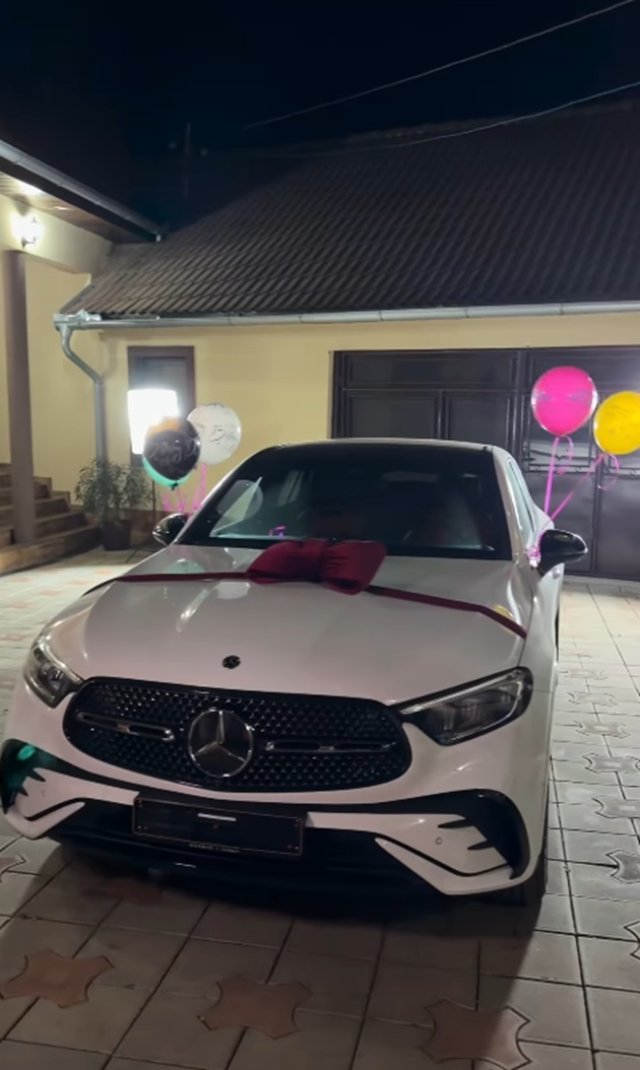 Mama Geta, cea mai răsfățată mamă din România! Ce cadou de zeci de mii de euro i-au făcut copiii ei, un Mercedes GLC X254