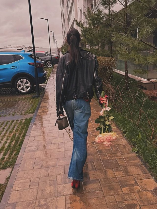 Cine este noul iubit al Ramonei Olaru. Primele imagini cu mai tânărul grec care a cucerit-o. Bărbatul are 30 de ani