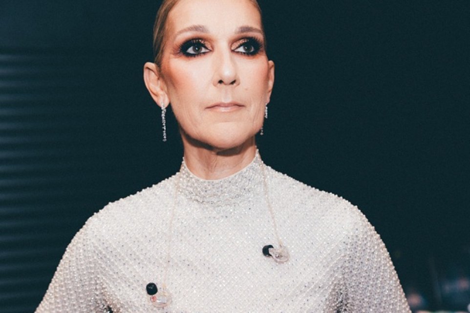 Celine Dion revine pe scenă după o pauză de 6 ani. Va susține o serie de concerte în Franța. Turnul Eiffel a fost iluminat cu un mesaj special dedicat ei