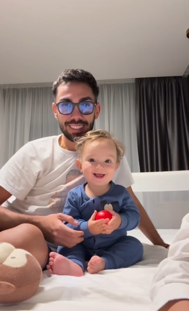 Armin Nicoară și soția sa pregătesc o petrecere de pomină pentru fiul lor. Amir împlinește 1 an. Îl sărbătoresc în a doua zi de Paște