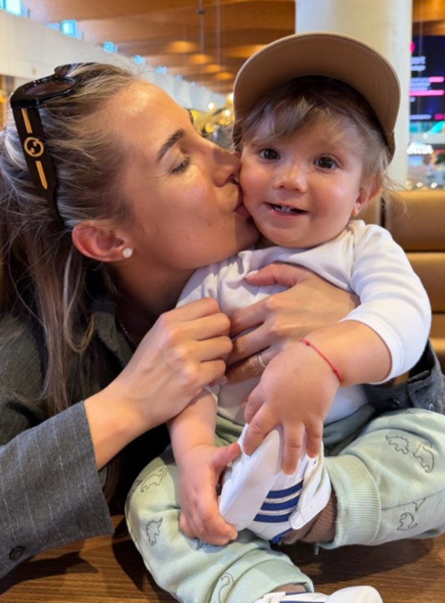 Armin Nicoară și soția sa pregătesc o petrecere de pomină pentru fiul lor. Amir împlinește 1 an. Persoanele apropiate vor fi alături de ei