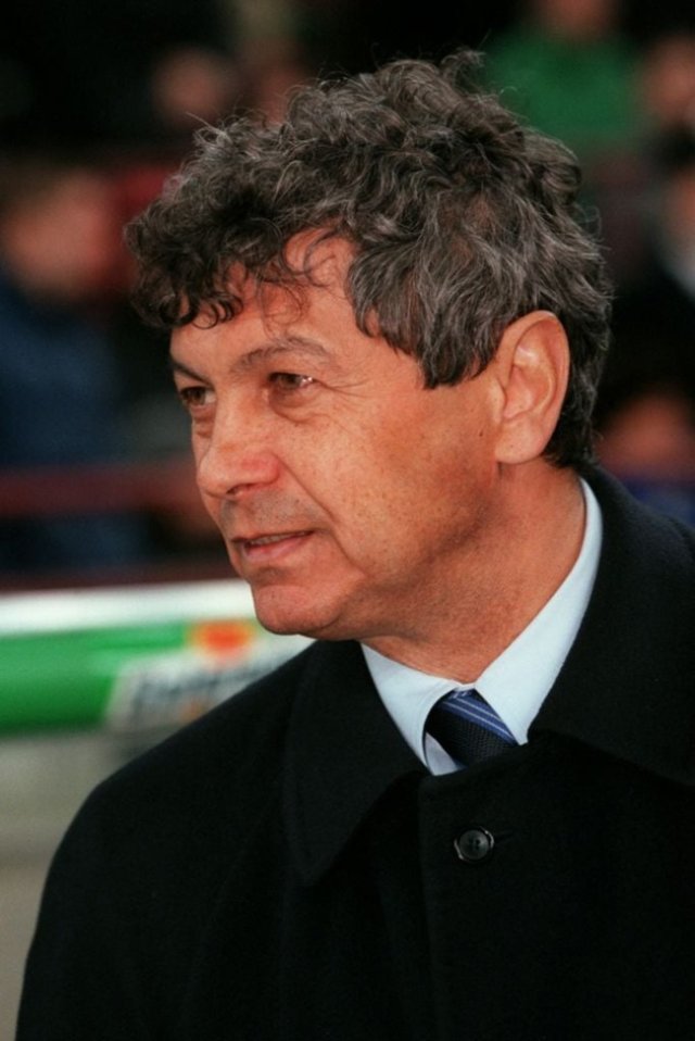 Povestea uluitoare de viață a lui Mircea Lucescu. A fost copilul care nu a mai vrut să sufere de foame și a ajuns unul dintre cei mai mari antrenori de fotbal din lume. A iubit aceeași femeie șase decenii