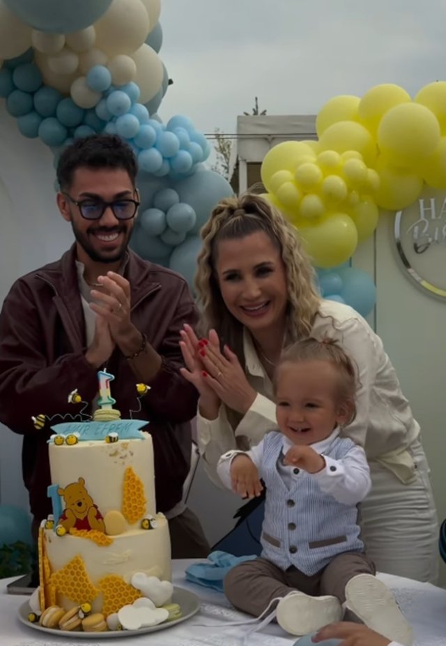Fiul Claudiei Puican a împlinit un an și vedeta a postat un video adorabil cu micuțul. Fanii au observat imediat că Armin Nicoară lipsește. „De ce iar singură”. I-au organizat o petrecere de poveste lui Amir