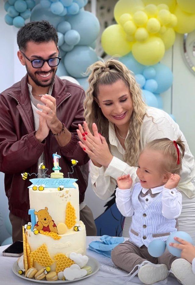 Fiul Claudiei Puican a împlinit un an și vedeta a postat un video adorabil cu micuțul. Fanii au observat imediat că Armin Nicoară lipsește. „De ce iar singură”. Apariția lor împreună a infirmat zvonurile despre divorț