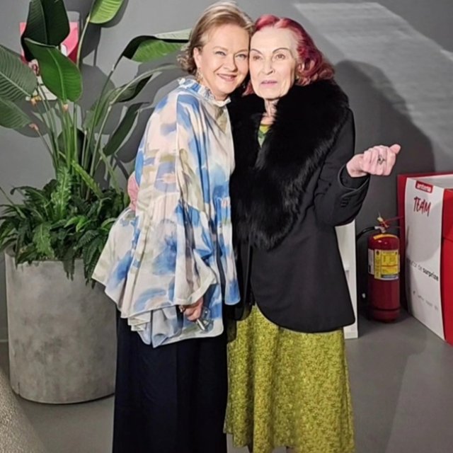 O imagine cât o mie de cuvinte! Sanda Țăranu și Mona Nicolici într-o apariție rară, dar demnă de lăudat. Și-au mărturisit admirația pe care o au una față de cealaltă