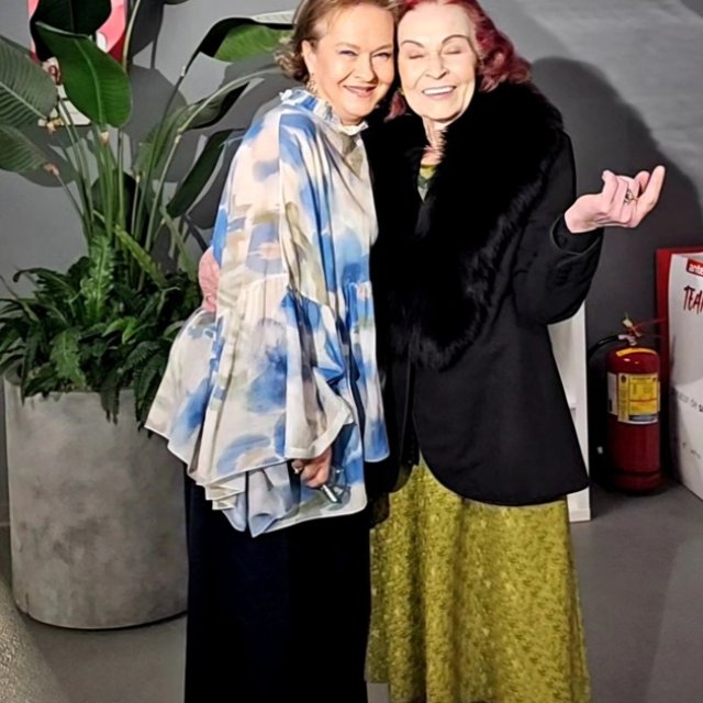 O imagine cât o mie de cuvinte! Sanda Țăranu și Mona Nicolici într-o apariție rară, dar demnă de lăudat. Mona Nicolici a mărturisit că Sanda Țăranu a fost reperul ei
