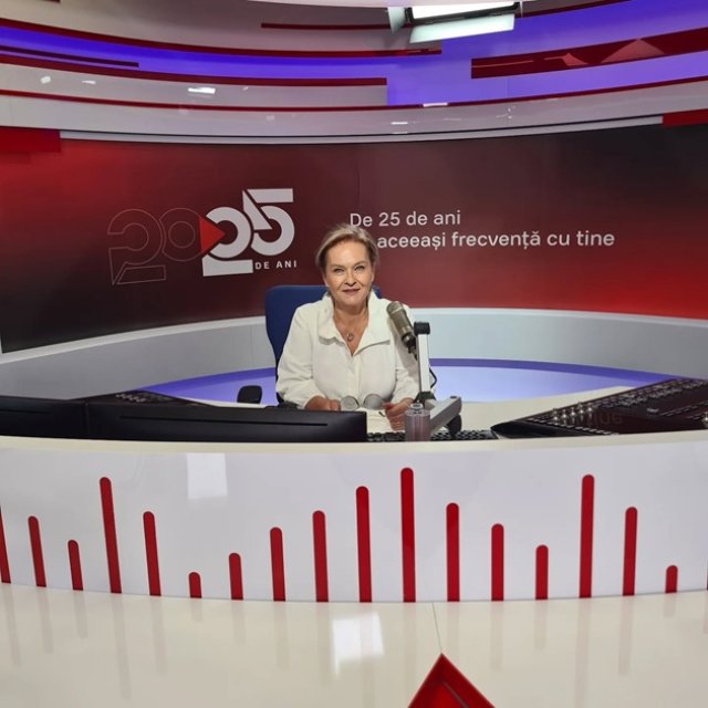 O imagine cât o mie de cuvinte! Sanda Țăranu și Mona Nicolici într-o apariție rară, dar demnă de lăudat. Mona Nicolici lucrează la Europa FM