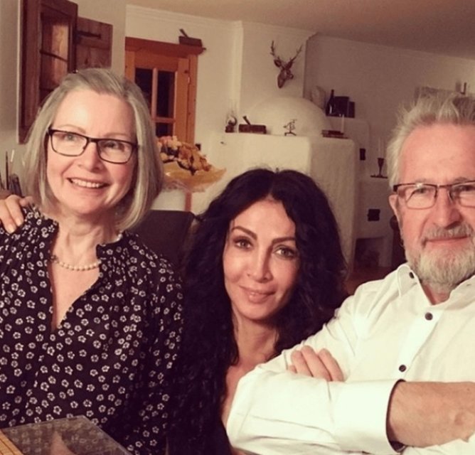 Cine sunt părinții lui Felix Baumgartner. Sunt singurii moștenitori ai averii lui, deși a avut o relație de 12 ani cu Mihaela Rădulescu. Pe mama lui o cheamă Eva Baumgartner