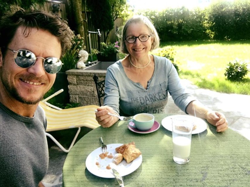 Cine sunt părinții lui Felix Baumgartner. Sunt singurii moștenitori ai averii lui, deși a avut o relație de 12 ani cu Mihaela Rădulescu. Au ieșit la iveală neînțelegerile dintre familia lui și fosta prezentatoare TV