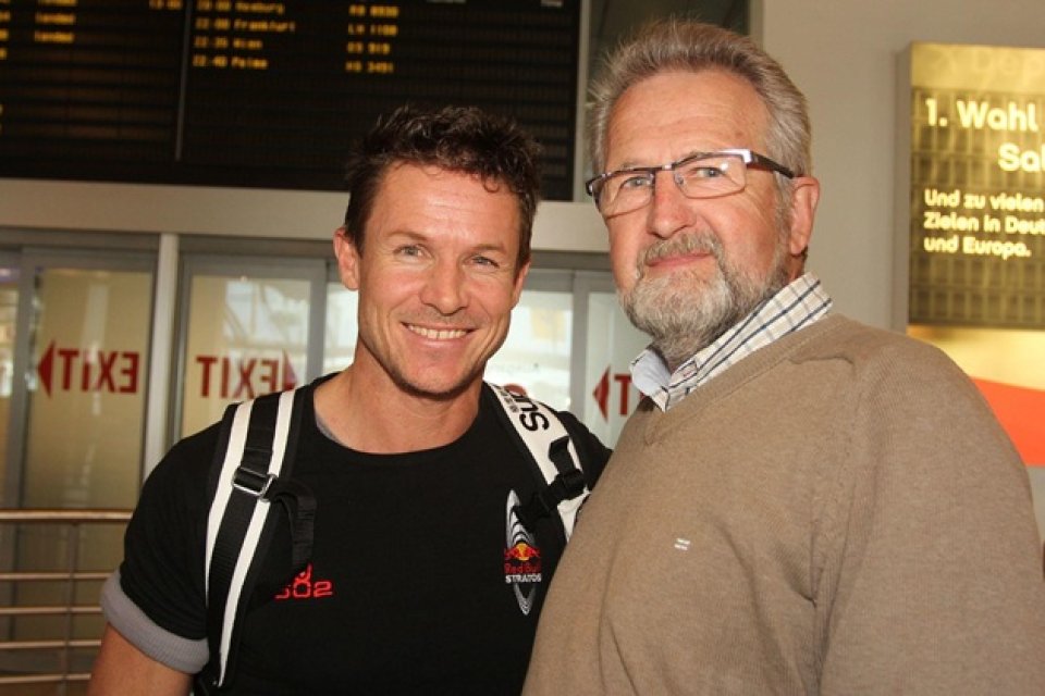 Cine sunt părinții lui Felix Baumgartner. Sunt singurii moștenitori ai averii lui, deși a avut o relație de 12 ani cu Mihaela Rădulescu. Tatăl lui poartă același nume ca el