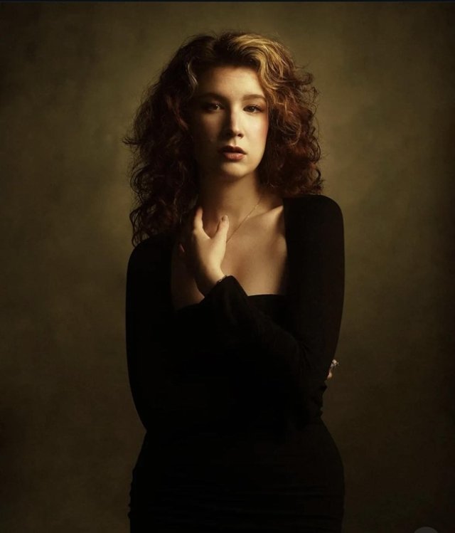 Fiica Narcisei Suciu a împlinit 28 de ani. Cât de mare și frumoasă a crescut Daria, rodul unei iubiri cu totul aparte. Tânăra este fotograf