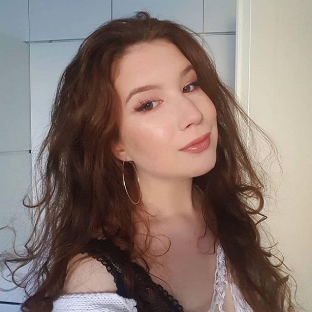 Fiica Narcisei Suciu a împlinit 28 de ani. Cât de mare și frumoasă a crescut Daria, rodul unei iubiri cu totul aparte. Tatăl ei era căsătorit cu altcineva când au conceput-o