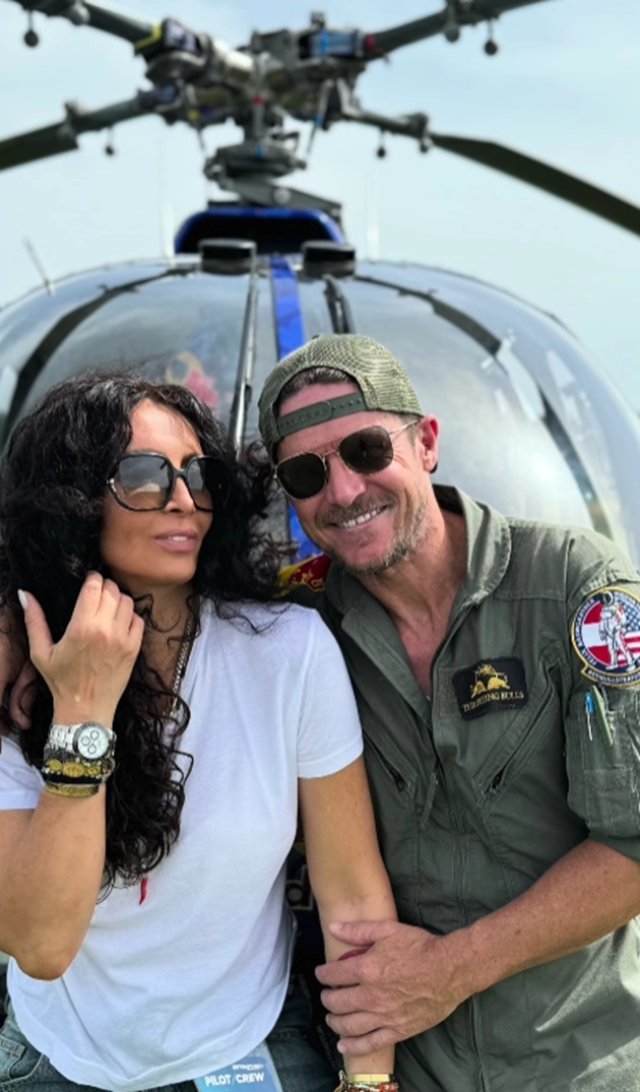 Mihaela Rădulescu nu mai tace. A spus tot adevărul despre relația ei cu Felix Baumgartner: "Nu se poate doar să iubești un astfel de om, ajungi să lucrezi pentru el". Ea îi organiza deplasările