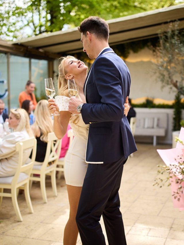 Marii absenți de la cununia Andreei Bălan cu Victor Cornea, tatăl ei și Aurelian Temișan. Ce a făcut vedeta la scurt timp după ce a spus DA. Săndel Bălan nu a participat la eveniment deși acum au o relație mai bună