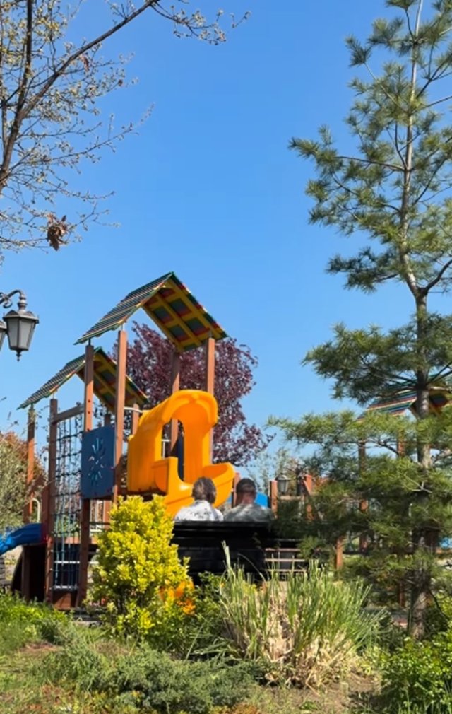 Laura Cosoi, aniversare specială pentru soacra ei. Imagini rare cu părinții lui Cosmin Curticăpean. Se înțelege excelent cu socrii