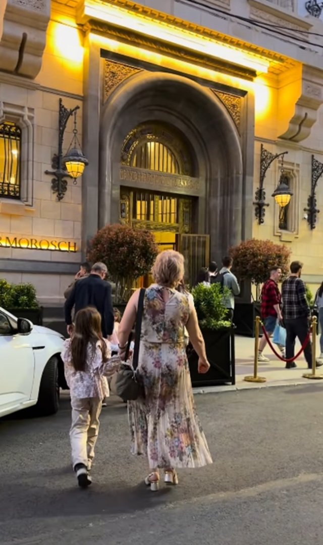 Laura Cosoi, aniversare specială pentru soacra ei. Imagini rare cu părinții lui Cosmin Curticăpean. I-a făcut soacrei o urare în mediul online