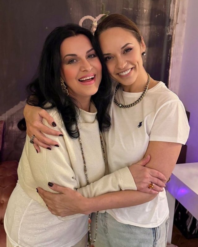 Andreea Marin și Angela Gheorghiu, legate de o prietenie veche. „Ne asemănăm în multe privințe”. Andreea Marin a prezentat unele dintre spectacolele ei