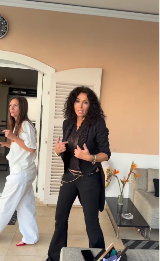 Mihaela Rădulescu este în plin scandal cu familia lui Felix Baumgartner. Cine o susține în aceste clipe grele. Familia fostului iubit a acuzat-o că i-a vrut averea