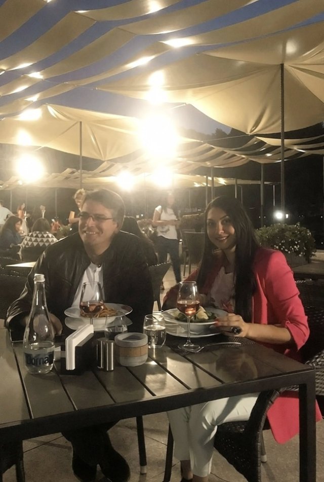 Medana Oprea, printre puținele vedete care i-au adus un ultim omagiu lui Ioan Isaiu. "Sunt oameni care trec prin lume… și oameni care rămân în suflete". El a sfătuit-o să se reorienteze în carieră