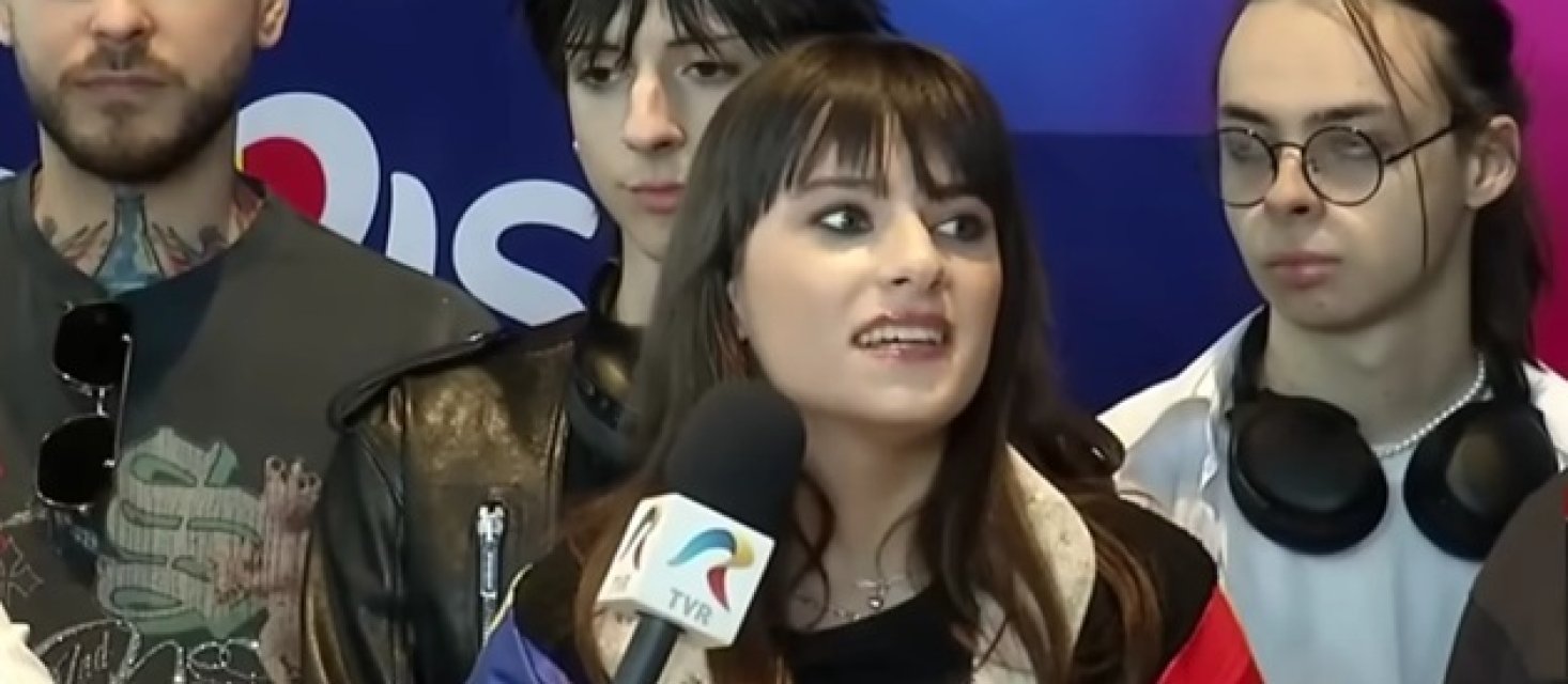 Alexandra Căpitănescu a fost așteptată de sute de români la aeroport, la întoarcerea în țară. Ce mesaj a transmis după ce a ocupat locul 3 la Eurovision 2026. Le-a mulțumit oamenilor care au votat-o