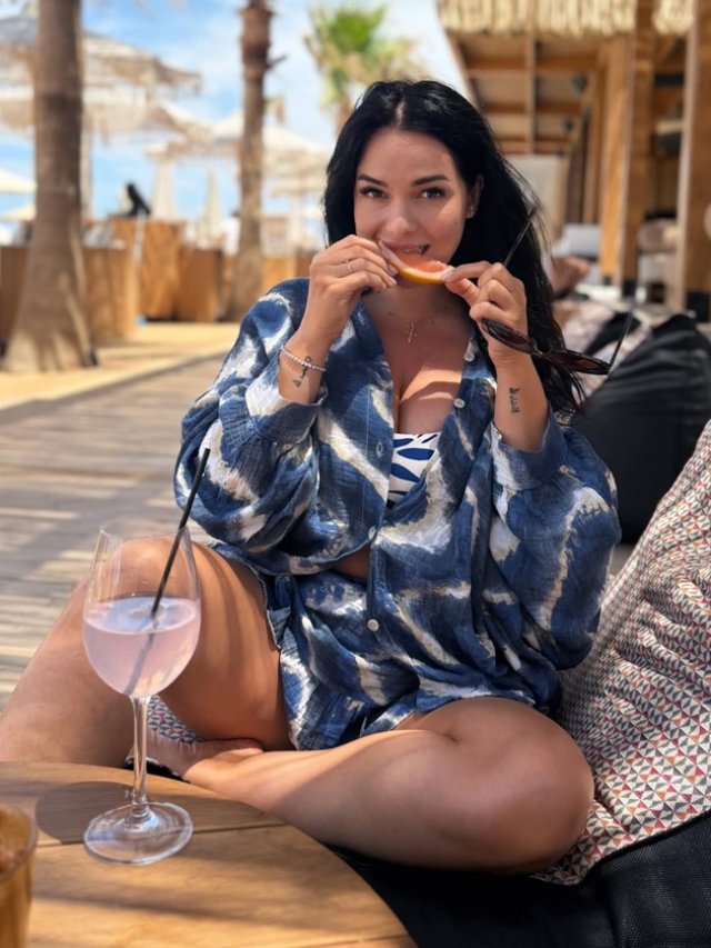 Deea Maxer s-a bucurat din plin de luna de miere. Radiază de fericire de când a devenit doamna Cataramă. Le-a mărturisit fanilor că ar fi vrut să mai stea acolo