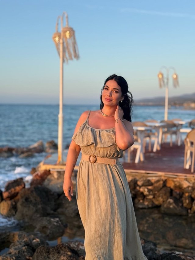 Deea Maxer s-a bucurat din plin de luna de miere. Radiază de fericire de când a devenit doamna Cataramă. După câteva zile s-a întors acasă la copii