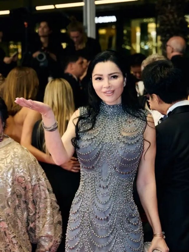 Cum a apărut Brigitte Pastramă pe covorul roșu de la Cannes. Mesajul emoționant făcut public după premiera filmului "Fjord", în care joacă Sebastian Stan
